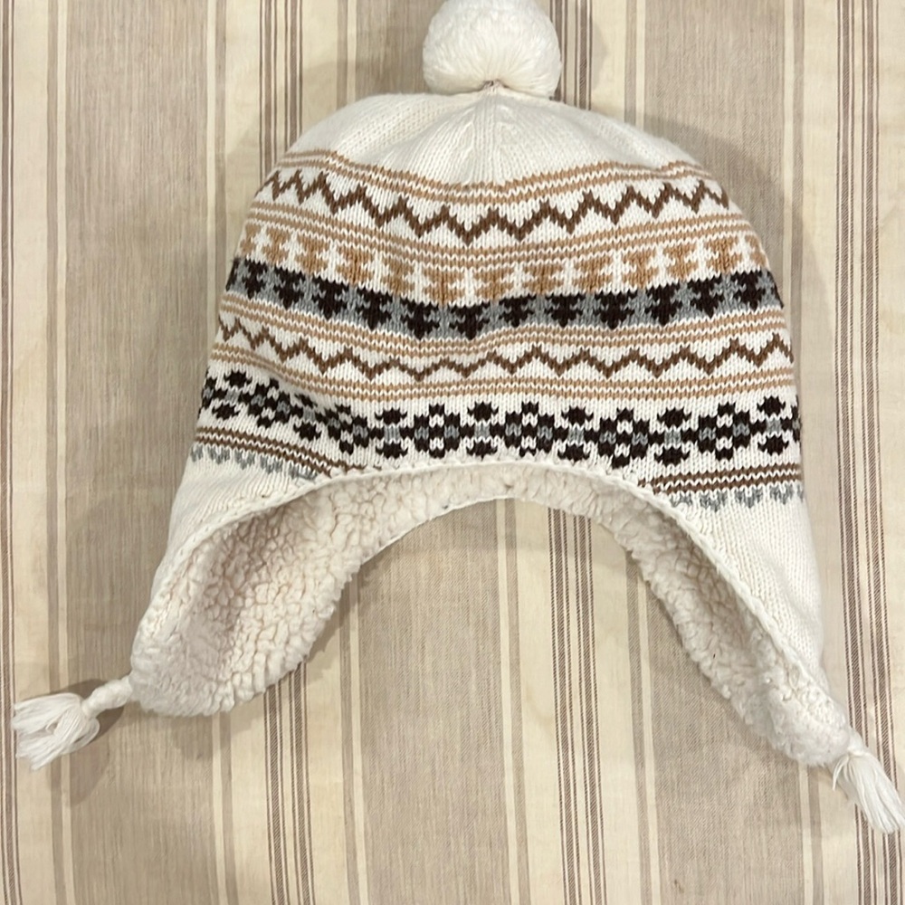 Like new light net Sherpa fleece line size 18 to 24 month winter hat